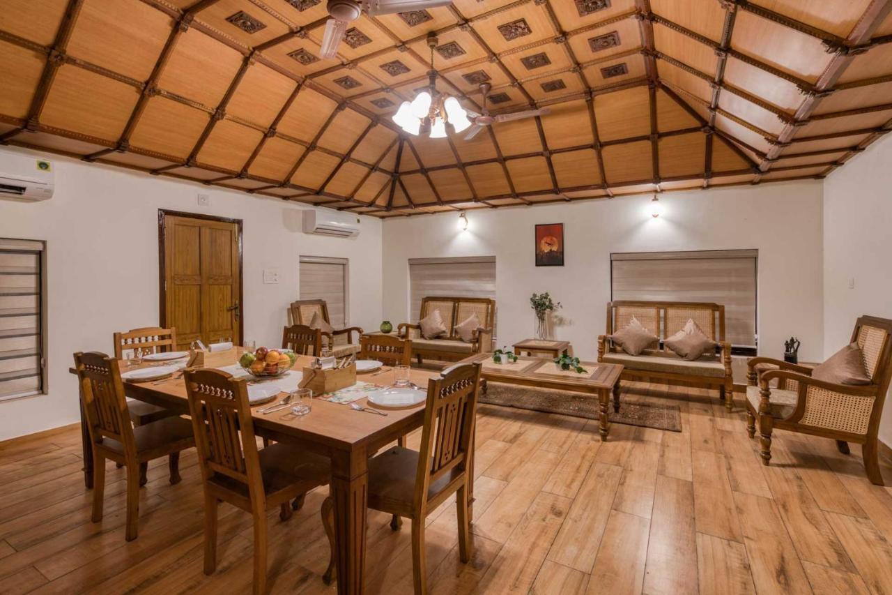 The Backwater Heritage- Comp Breakfast With River View & Lawn By Stayvista Alappuzha Exterior photo