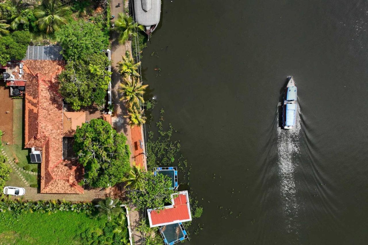 The Backwater Heritage- Comp Breakfast With River View & Lawn By Stayvista Alappuzha Exterior photo