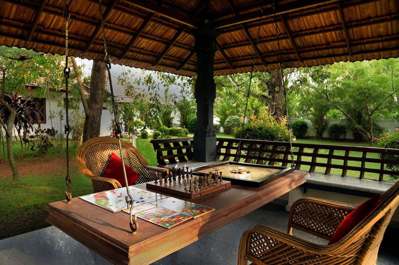 The Backwater Heritage- Comp Breakfast With River View & Lawn By Stayvista Alappuzha Exterior photo